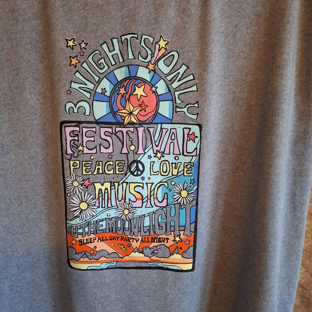EUC Gray graphic Festival motif pajama top size L - Picture 2 of 4